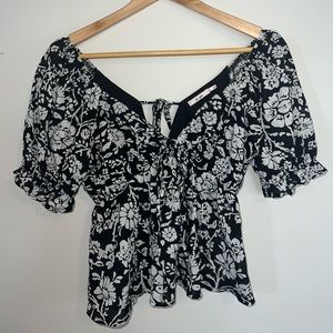 Francescas floral blouse NWOT